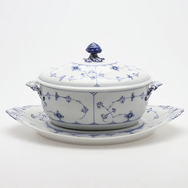 TERRIN MED FAT OCH LOCK, MUSSELMALET, ROYAL COPENHAGEN.