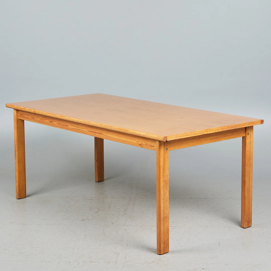 Esstisch / Tisch, Kiefer, 1970er Jahre. — Tables — Stockholms Auktionsverk Köln