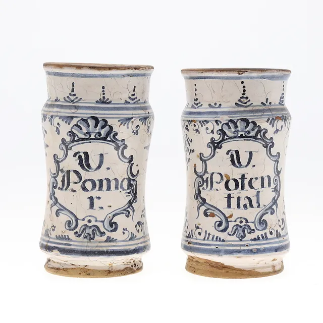 Pair of Catalan pharmacy jars in "French-influence" earthenware, 18th Century.