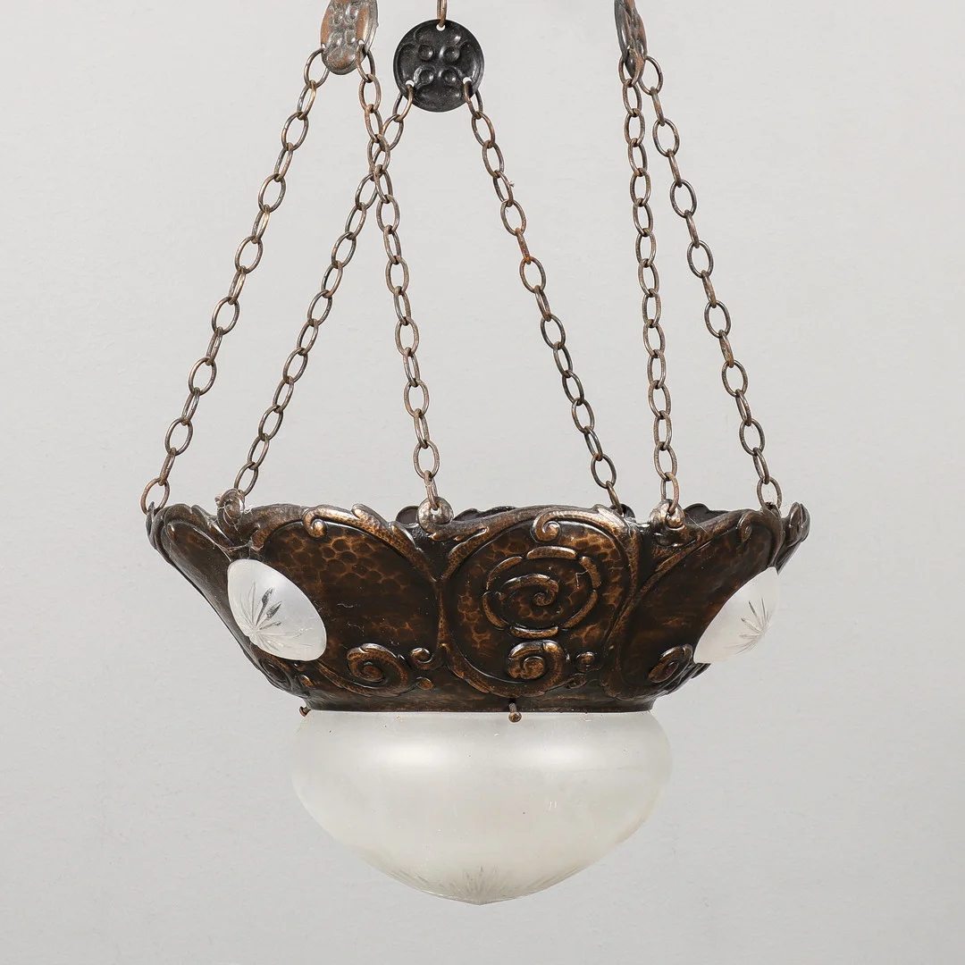 TAKLAMPA "Jugend", 1900-talets första hälft. — Ceiling lights — Karlstad Hammarö Auktionsverk
