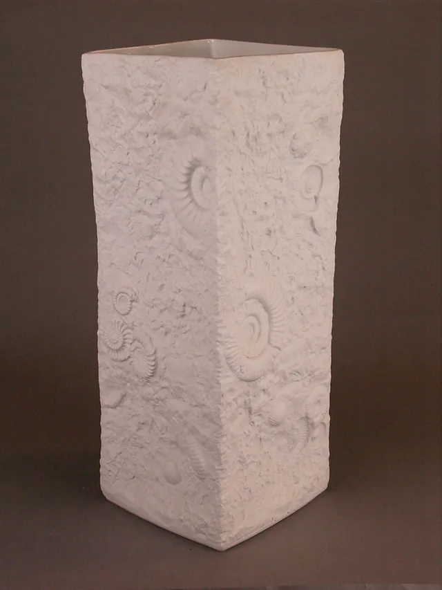 VASE - Manufaktur Kaiser, Bisquitporzellan.