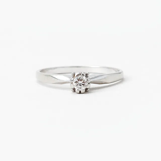 RING, 18k vitguld, diamant 0,15ct, vikt ca 2,7 gram.