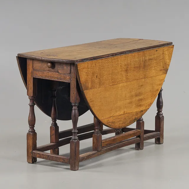 SLAGBORD Ek, England, 17/1800-tal.