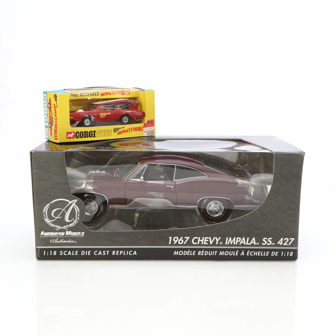 MODELLBILAR, TVÅ ST. Corgi Toys "Monkeemobile" resp. Amerigan Muscle, 1967 Chevy Impala SS 427. I originalkartonger. — Model cars — Skånes Auktionsverk