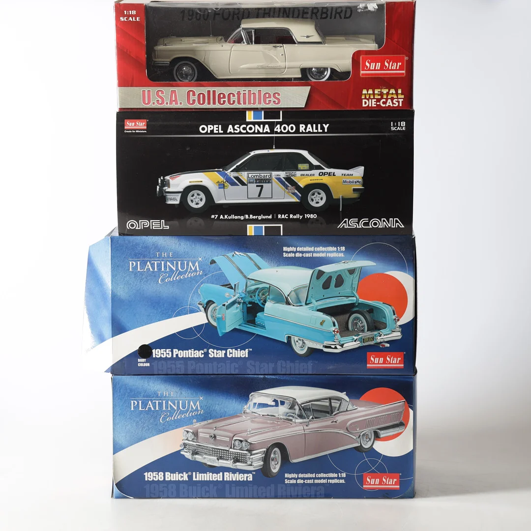 MODELLBILAR, 4 st. 1:18, Sun Star. — Model cars — Gomér & Andersson Nyköping