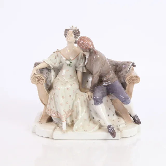 CHRISTIAN THOMSEN. Royal Copenhagen. "Prinsessen & Klods Hans", figurgruppe af porcelæn, model 1473.