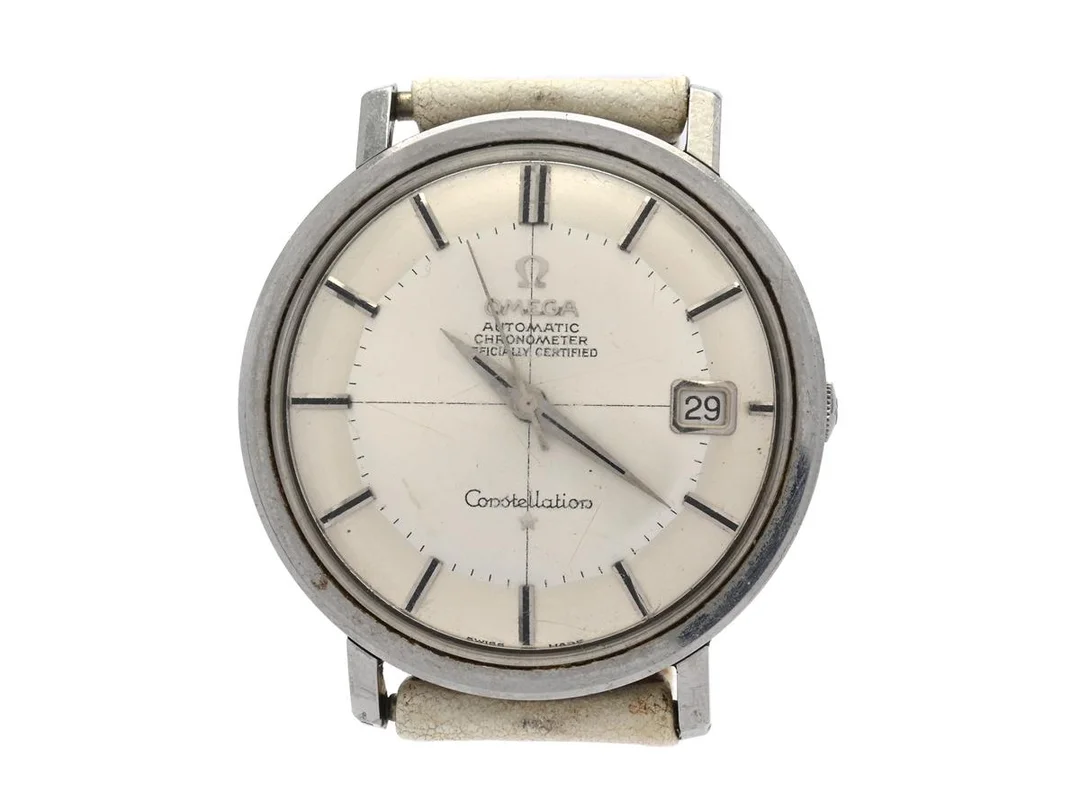 OMEGA, Constellation, Calendar, Chronometer, s.k. "Pie-Pan", Cal 561, Serie nr. 24422340, Ref nr. ST 168.004, Boett nr. 168.004 (K.B), herrur, 35,5 mm, stål, automatisk, plexiglas, datum, skadad urtavla, läderband, ca 1966. — Klockor/Omega — Kaplans