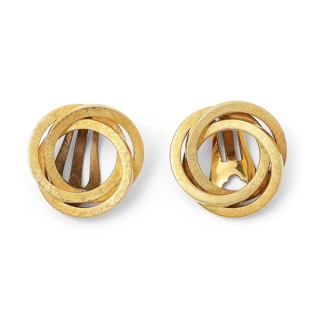 A pair of ear clips of 14k partly satinated gold. Weight in total app. 11 g. Diam. 20 mm. (2)