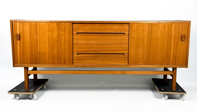 NILS JONSSON. SIDEBOARD, "Arild", teak, Hugo Troeds Industrier, Bjärnum, 1960-tal.