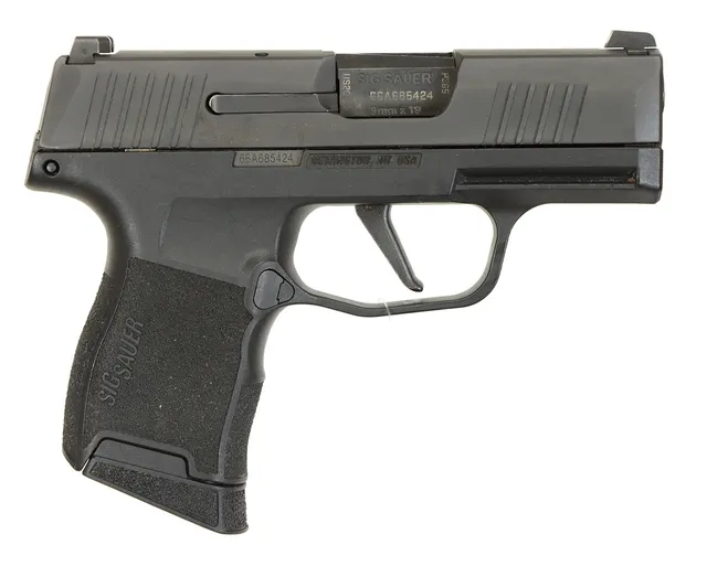 PISTOL, fabrikat Sig Sauer, modell P365, kaliber 9x19, tillv.nr 66A685424, se-nr SE3305803.