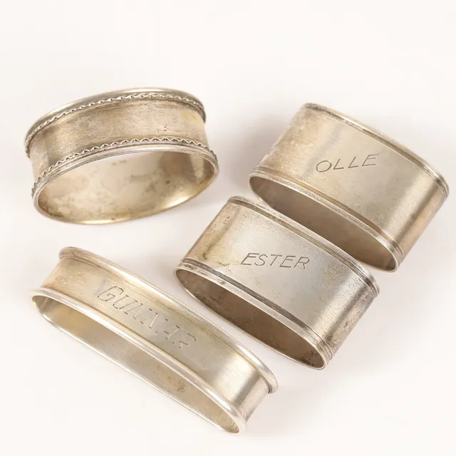 SERVETTRINGAR, 4 stycken, silver.