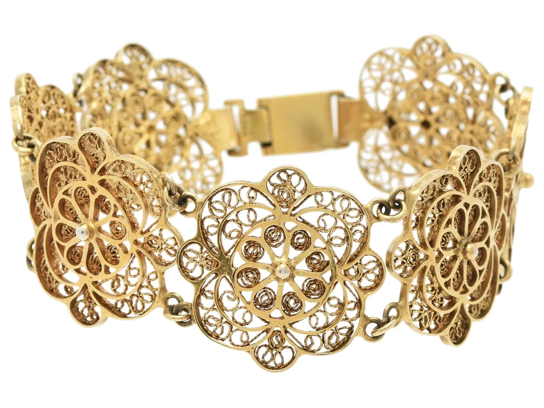 ARMBAND, förgyllt silver, filigranarbete, längd 19,5 cm, vikt 22,6 g. — Smycken/Armband — Kaplans