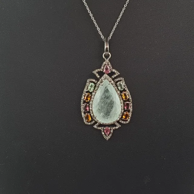 Aquamarin-Anhänger, 22,45 ct, Turmalin, Diamanten, 925 Silber.
