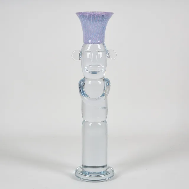 REIMA MAARONEN (1957). GLASSKULPTUR, "Kardinalen", signerad Reima Maaronen Nuutajärvi samt daterad 2000, etikettmärkt Bianco Blu, lila filigranglas, klart glas.