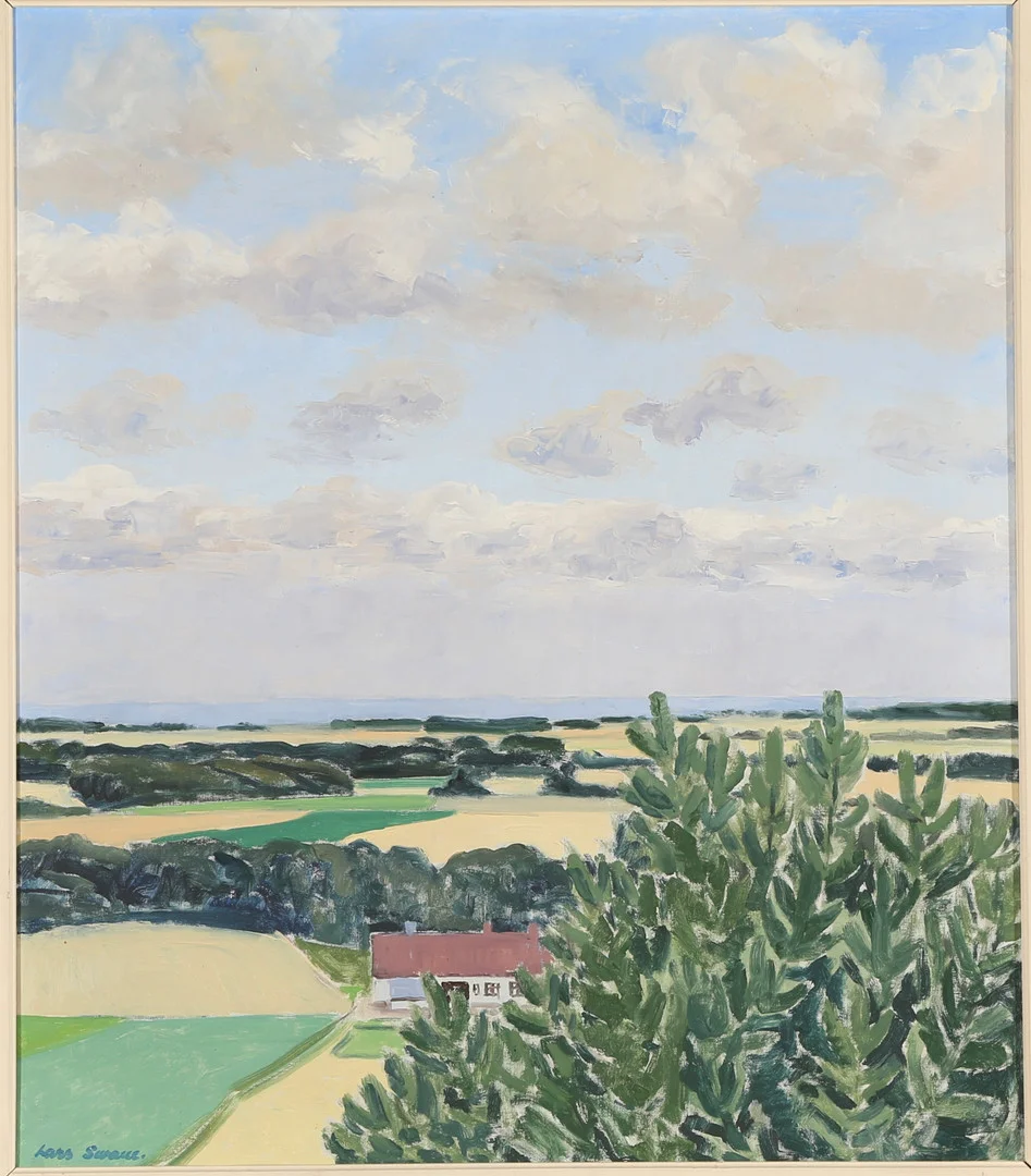 LARS SWANE (1913-2002). Marklandskab med gård, olie på lærred. — Paintings — Bidstrup Auktioner