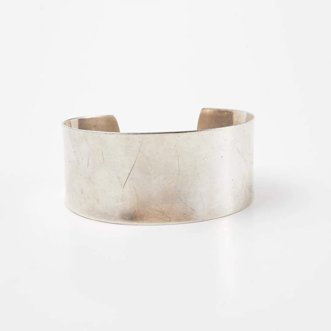 ARVO SAARELA. (1911-1982), Silverarmband, signerat, Enköping 1967. — Bracelets — Stockholms Auktionsverk Sickla