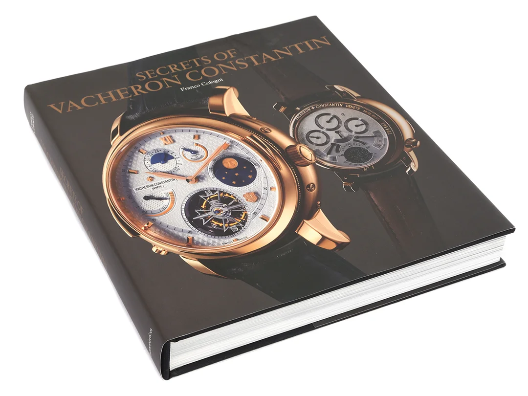 BOK, "Secrets of Vacheron Constantin", skriven av Franco Cologni, engelska, 335 sidor, 256 x 293 mm, tryckt 2005, fodral. — Klocktillbehör/Vacheron Con — Kaplans