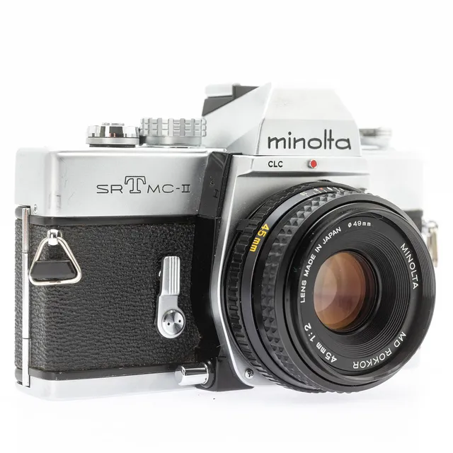 Minolta SR T MC-II (SN 9060862) mit Minolta Lens MD Rokkor 1:2/45mm (SN 1992675).
