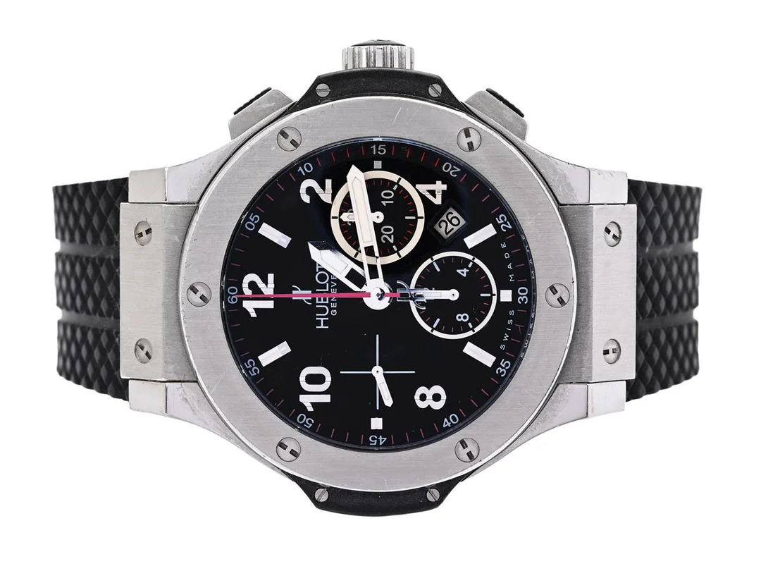 HUBLOT, Geneve, Big Bang, Cal ETA 7750, Nr. 0683, Serie nr. 612183, Ref nr. 301.SX.130.RX, Boett nr. 301, kronograf, herrur, 44 mm, stål/kevlar, automatisk, safirglas, datum, glasbaksida, integrerat gummiband (se fördjupad information), viklås i stål, ca 2006. — Klockor/Hublot — Kaplans