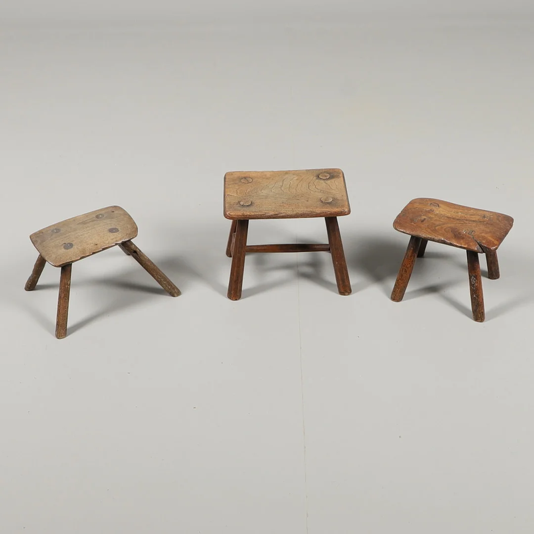 A 19TH CENTURY ELM MILKING STOOL. — Other — Lawrences Auctioneers