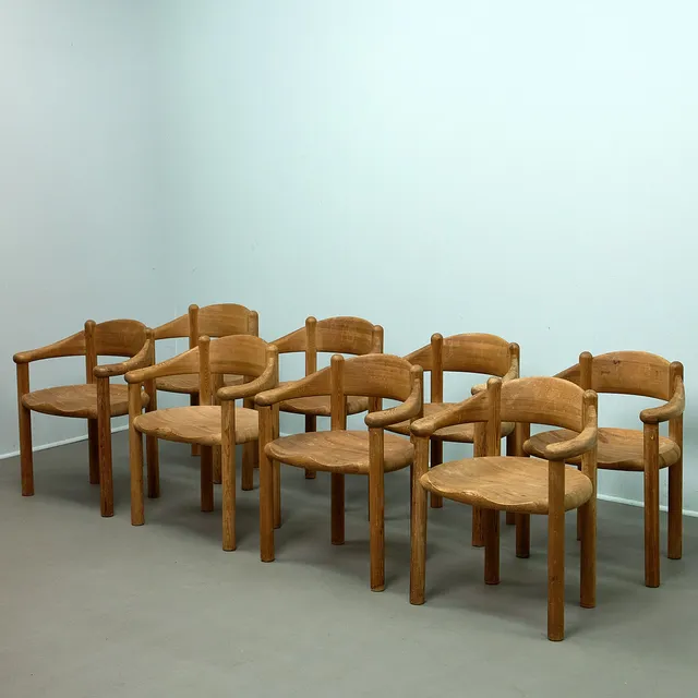 RAINER DAUMILLER. Hirtshals Savværk. Set Stühle / Armlehnstühle, Kiefer, Dänemark, 1980er Jahre. (8).