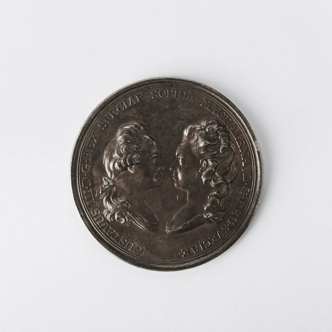 MEDALJ, Till minne av hertigen av Småland Karl Gustavs födelse på Drottningholms slott den 25 augusti 1782. Silver. Av Gustaf Ljungberger. — Orders & Medals — Stockholms Auktionsverk Fine Art