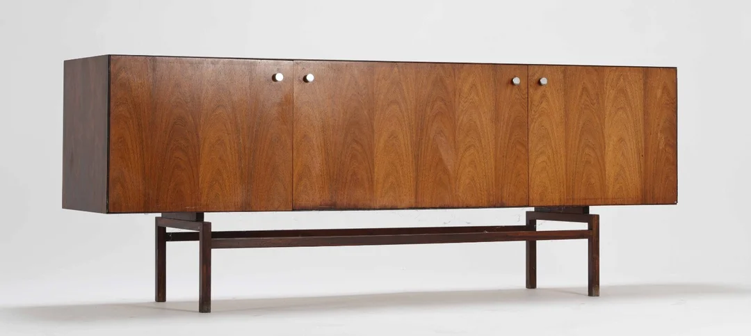Poul Nørreklit for Georg Petersen: Low rosewood sideboard, approx. 1970 — Furniture/Cabinets, chests of drawers — Lauritz