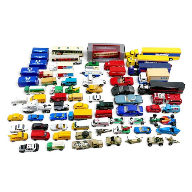 A QUANTITY OF UNBOXED CORGI TOY VEHICLES.