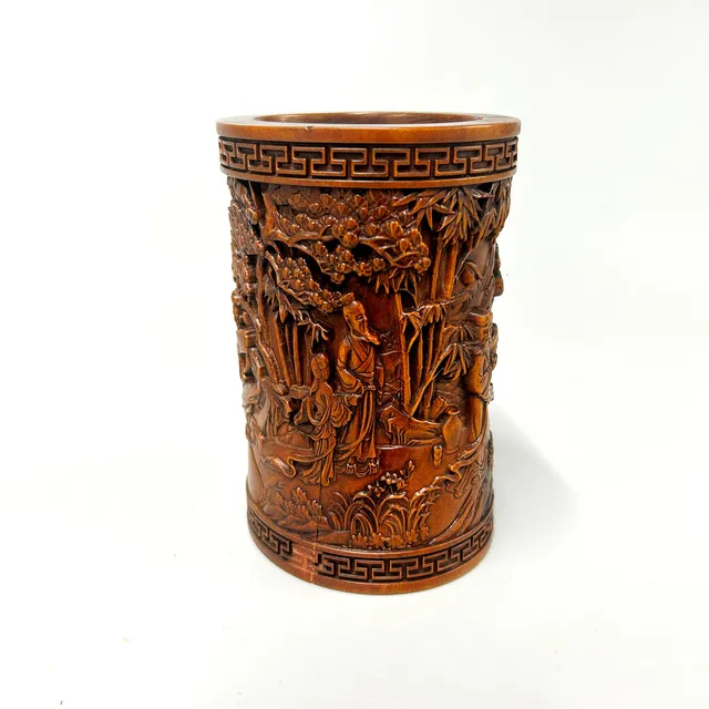 CHINESE CARVED WOOD BRUSH POT.