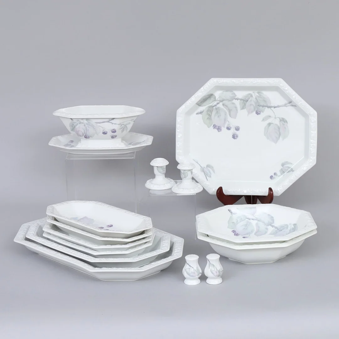 SERVISDELAR, 14 delar, porslin, "Maria Björnbär", Rosenthal, Tyskland. — European — Garpenhus Auktioner