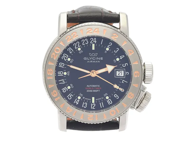 GLYCINE, Airman 18, World Timer (200M-660FT), Cal ETA 2893-2, Serie nr. 433500, Ref nr. 3918.196-66.LBK7F, Boett nr. 3918.2, herrur, 39 mm, stål, automatisk, safirglas, datum, 24-timmarsvisning, 2 tidszoner, glasbaksida, läderband, originalspänne, ca 2017, box, ytterkartong.
