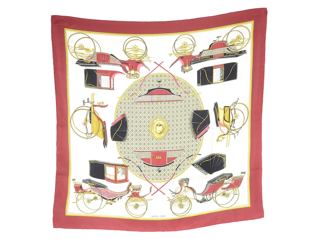 SCARF, HERMÈS, Les Voiutres a Transformation, Francoise de la Perriere, 100% siden, 90x90cm, vinröd, vit, guld, grön, några fläckar. — Accessoarer/Scarves — Kaplans