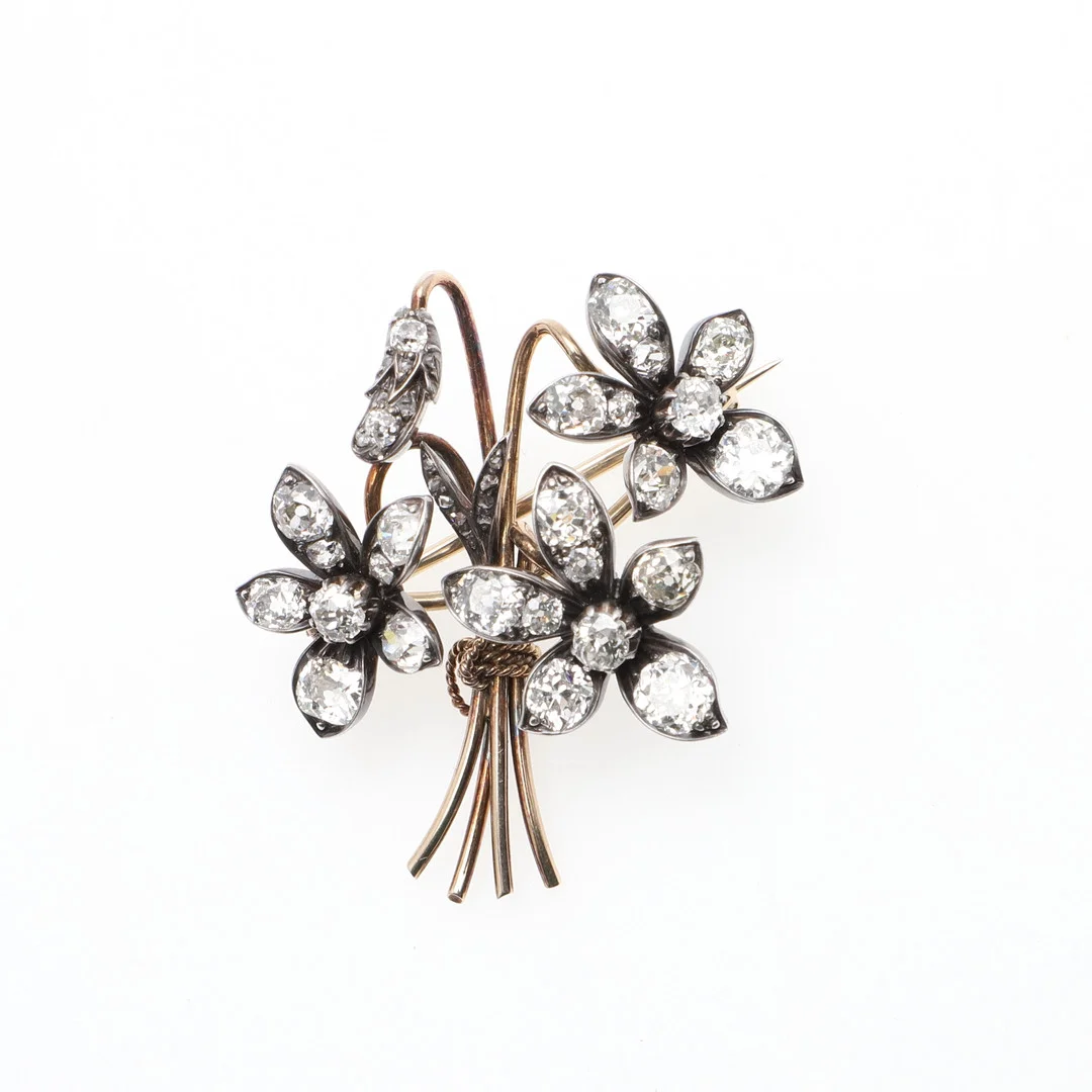 A VICTORIAN DIAMOND FOLIATE SPRAY BROOCH. — Brooches & Pendants — Lawrences Auctioneers