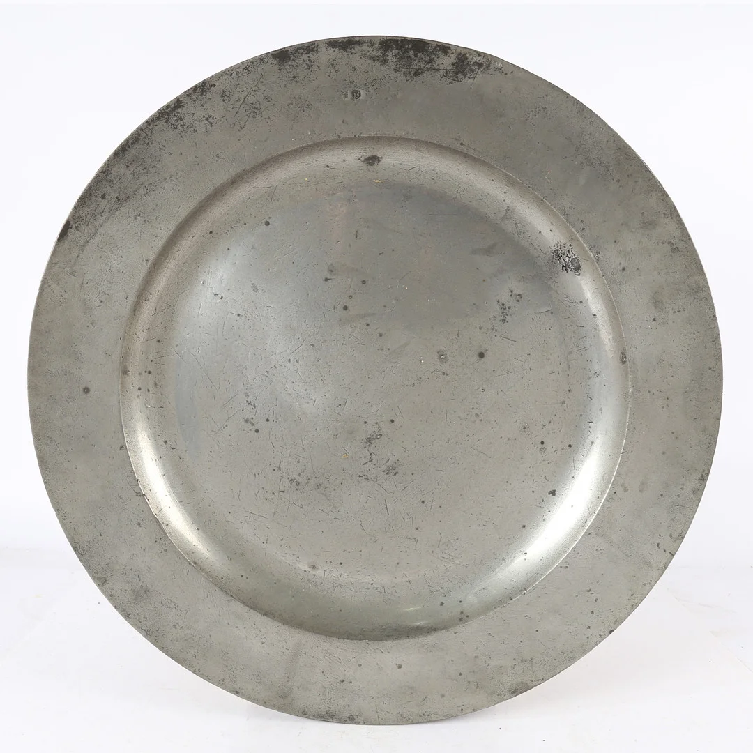 A LARGE AND IMPRESSIVE LATE 17TH CENTURY PEWTER SEMI-BROAD RIM CHARGER, ENGLISH, CIRCA 1690. — Pewter, Brass & Copper — Bishop & Miller