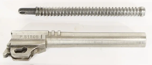 PIPA , Halvautomat, fabrikat Sig Neuhausen, modell P210-6, kaliber 7,65mm Parabellum, tillv.nr P51505.