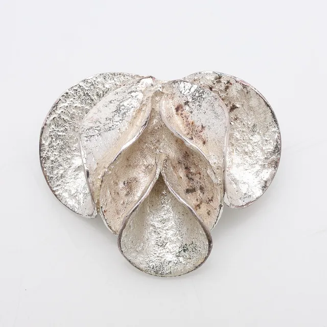THERESIA HVORSLEV. HÄNGE, STERLINGSILVER, FÖR MEMA, LIDKÖPING, 1978.