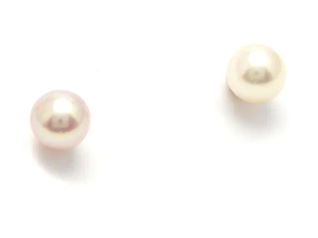 Örhängen ett par 18K 1,5g med pärlor Ø6,2-6,3mm