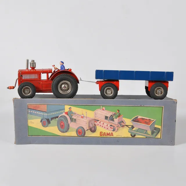 GAMA TRAKTOR MED TRAILER I ORIGINALKARTONG US ZONE.