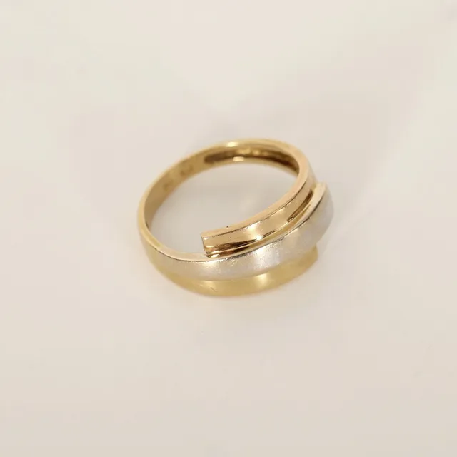 RING, 18K röd- och vitguld.