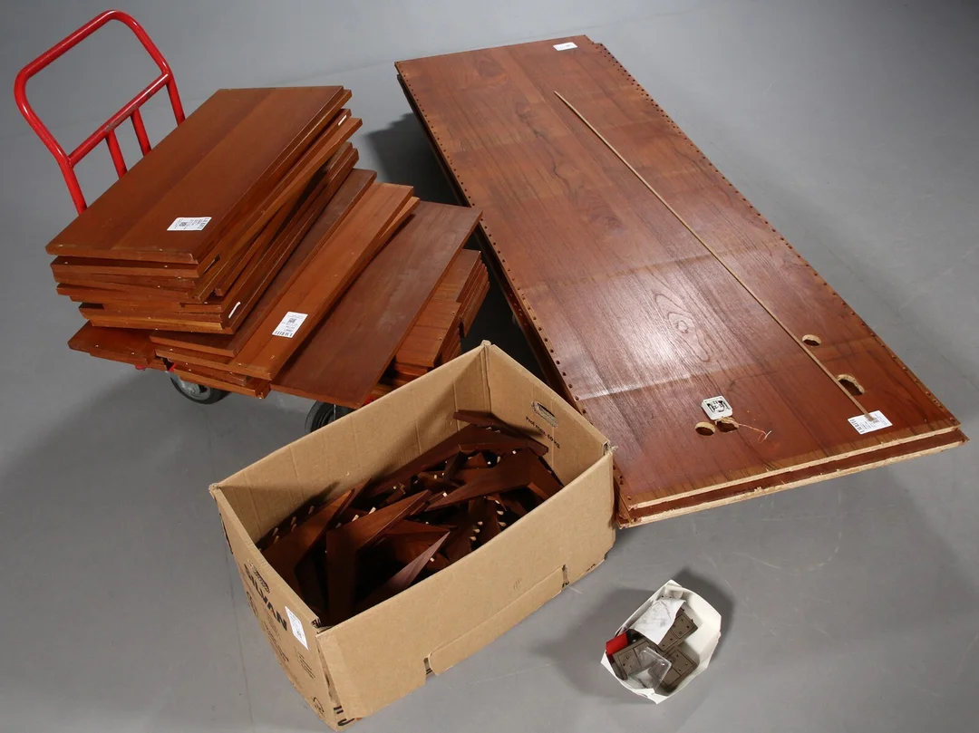 Poul Cadovius. Væghængt reolsystem, teaktræ — Furniture/Shelving — Lauritz