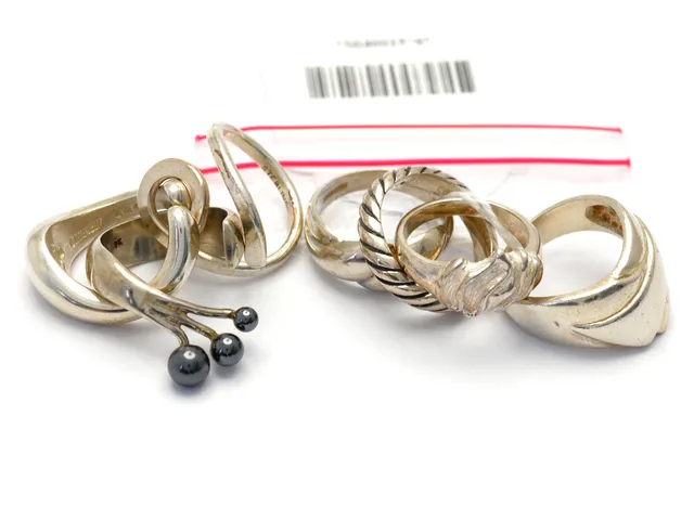 Ring 7st S925 caØ16 32,2g, några ringar är skeva i skena