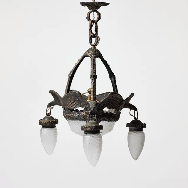ARVID BÖHLMARKS LAMPFABRIK. Takarmatur, Stockholm 1910/20-tal, jugend, modell 5676, patinerad mässing och glas.