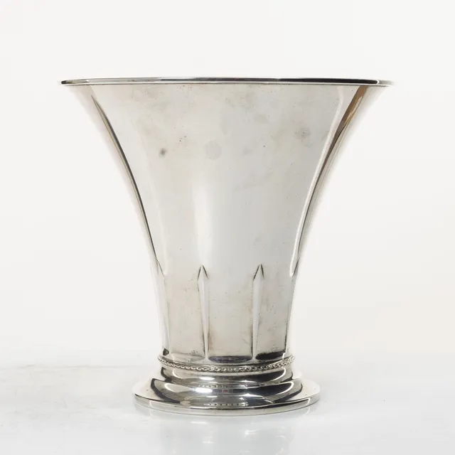 Vas, silver, CG Hallberg, Stockholm, 1929.