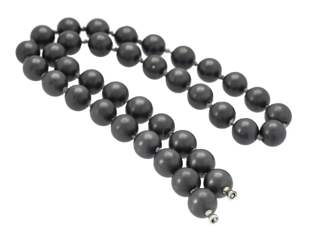 COLLIER, grå järnkulor, passar Ole Lynggaard lås, längd 48 cm, vikt 101,7 g. — Smycken/Collier — Kaplans