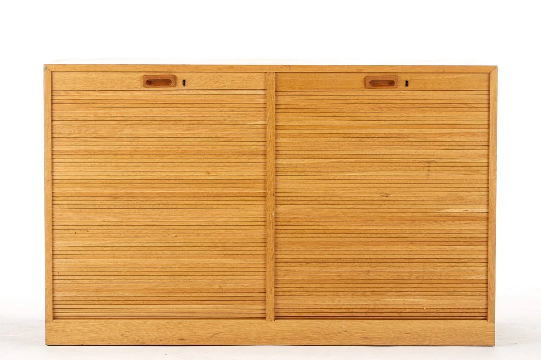 Oak shutters — Furniture/Cabinets, chests of drawers — Lauritz