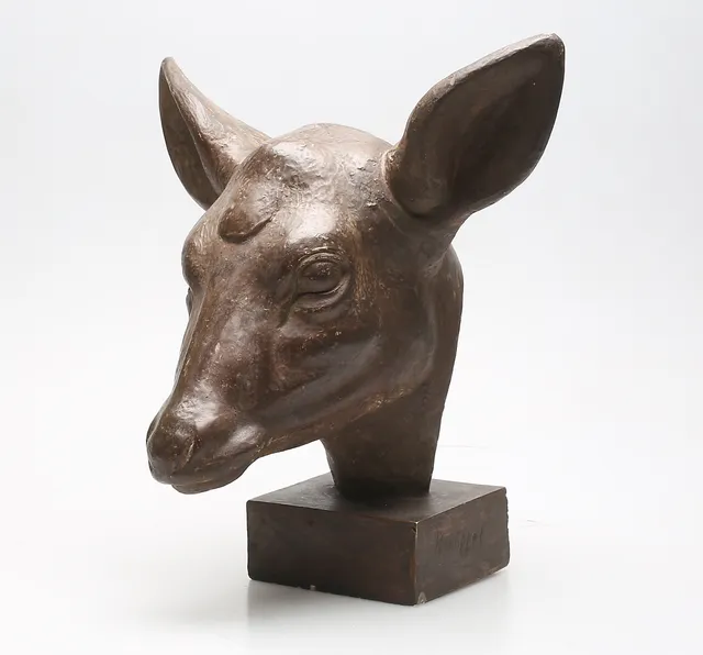 ARVID KNÖPPEL. Skulptur, patinerad gips, signerad Knöppel.