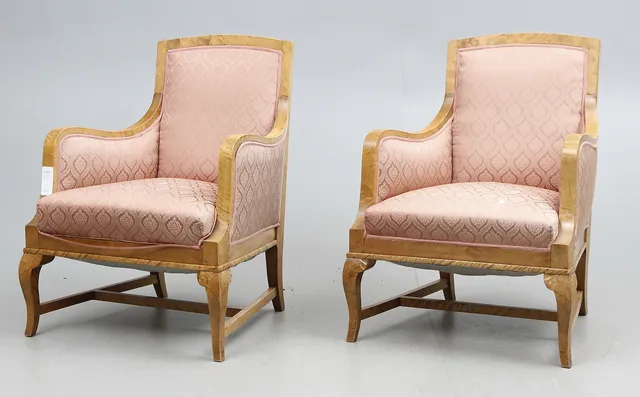 KARMSTOLAR, ett par, björkfanér, Karl-Johanstil, 1920/30-tal.