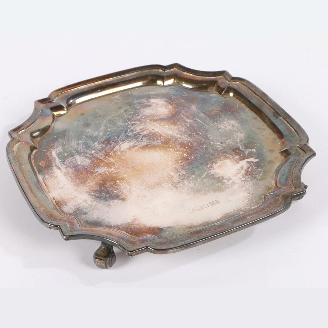 AN ELIZABETH II SILVER CARD TRAY, SHEFFIELD 1978, MAKER PARKIN SILVERSMITHS LTD. — Silver — Bishop & Miller