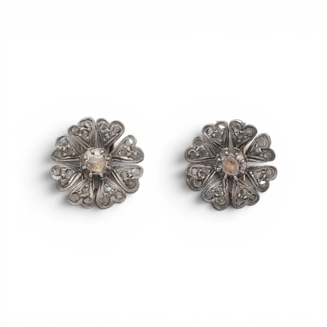 Pair of diamonds floral clip-brooches, late 19th Century. — Brooches & Pendants — Balclis