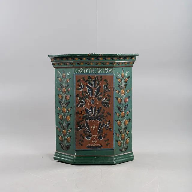 VÄGGSKÅP, allmoge, bemålat trä, daterad 1819.